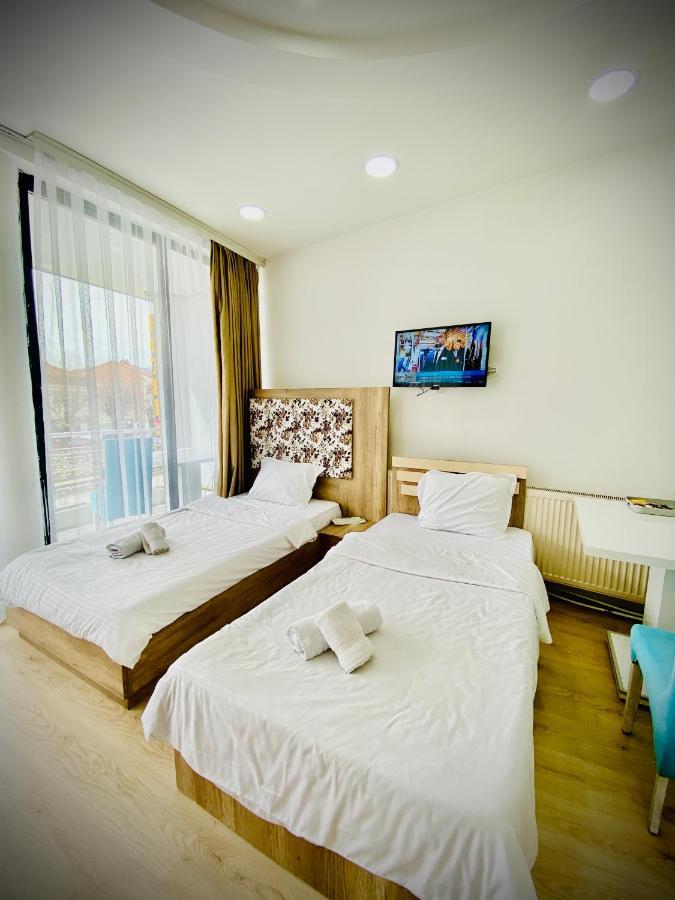 Hotel Perla Prizren Bagian luar foto